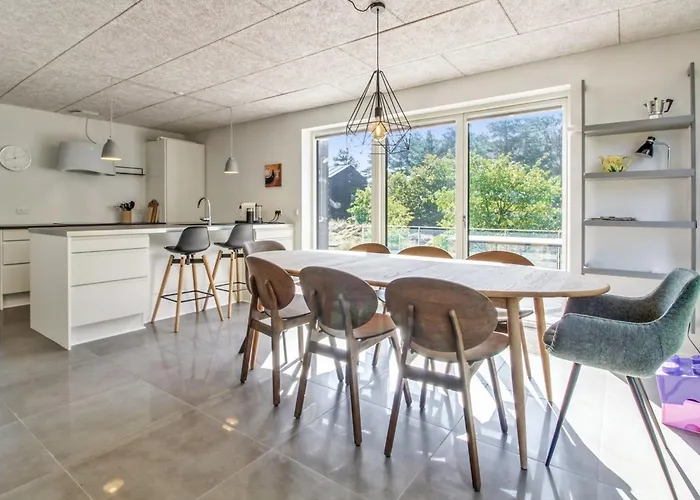 Razmo - 2-5km From The Sea By Interhome