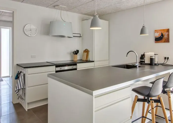 Ferienhaus Razmo - 2-5km From The Sea By Interhome